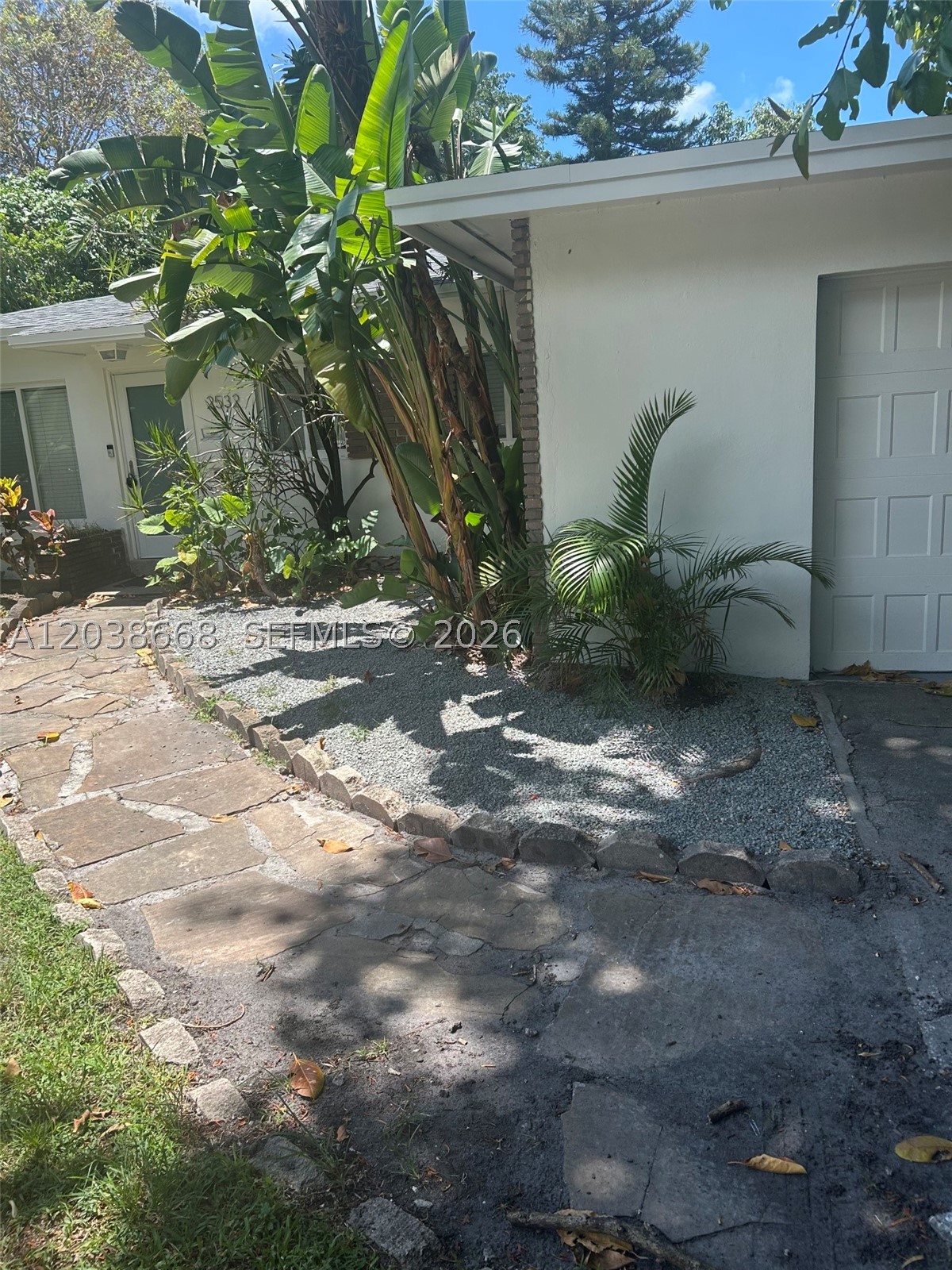 HOLLYWOOD TERRACE - Residential Lease