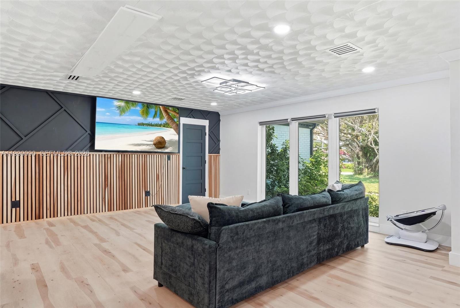 SEMINOLE ESTATES - Residential