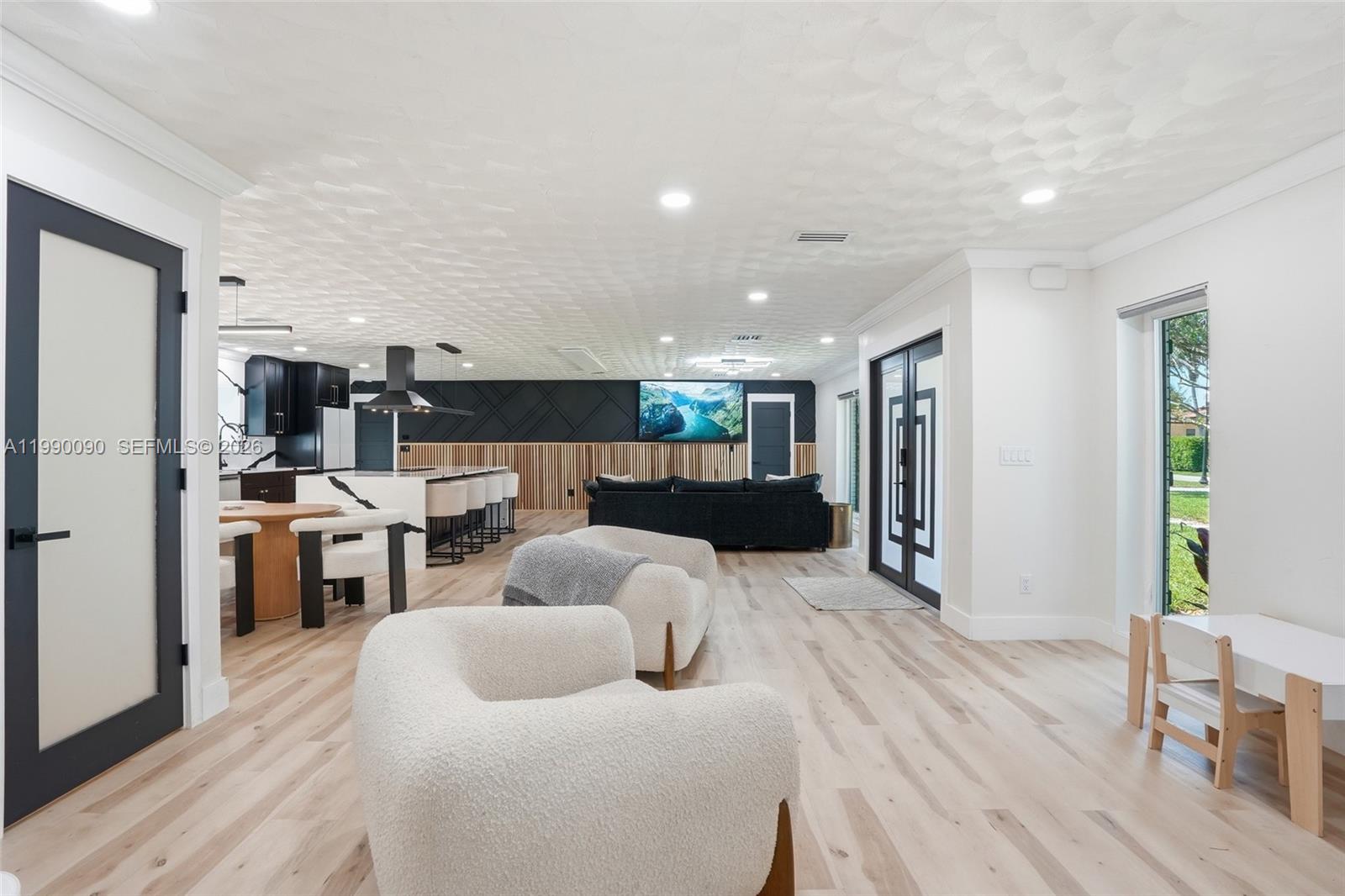 SEMINOLE ESTATES - Residential