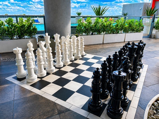 METROPICA NORTH TOWER ONE - Residential Lease
