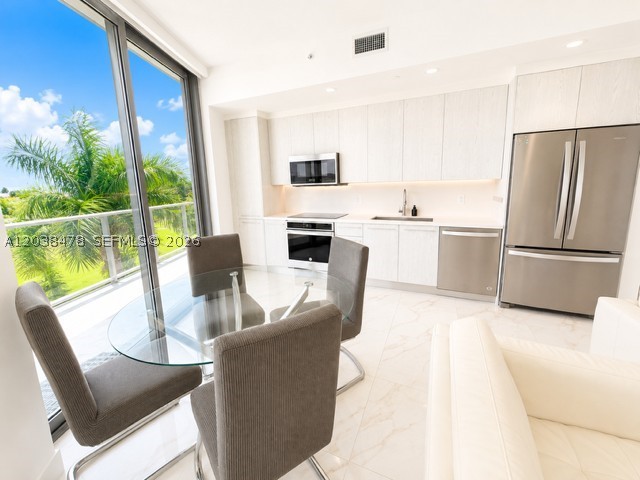 METROPICA NORTH TOWER ONE - Residential Lease