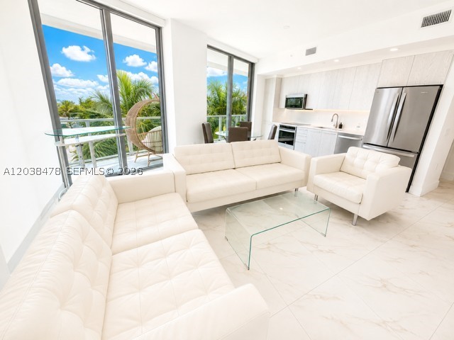 METROPICA NORTH TOWER ONE - Residential Lease