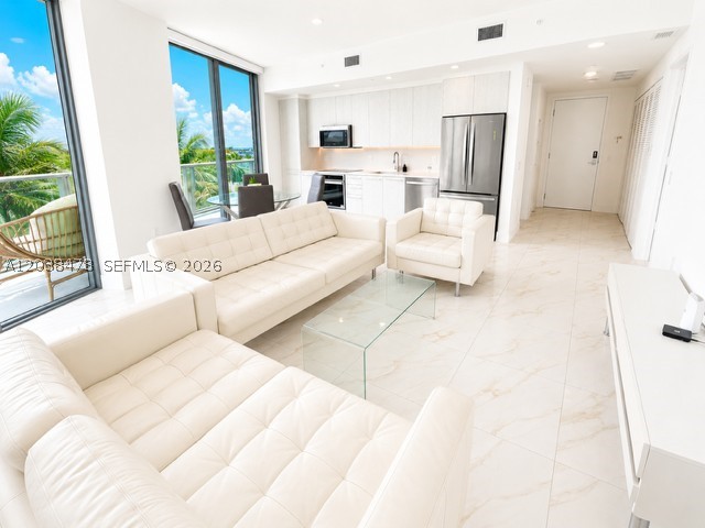 METROPICA NORTH TOWER ONE - Residential Lease
