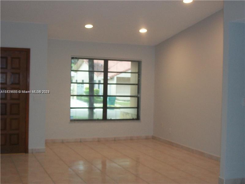 1ST ADDN TO ROYAL OAKS - Residential Lease