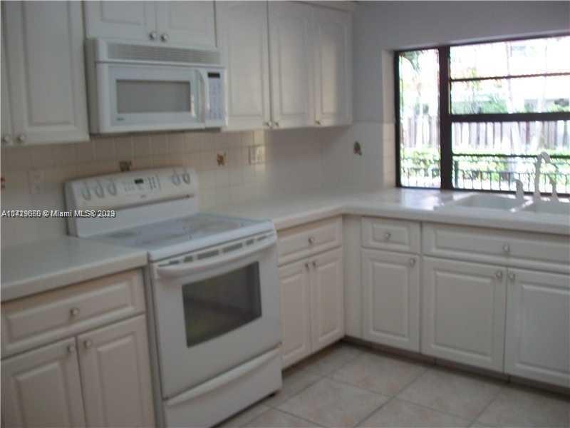 1ST ADDN TO ROYAL OAKS - Residential Lease