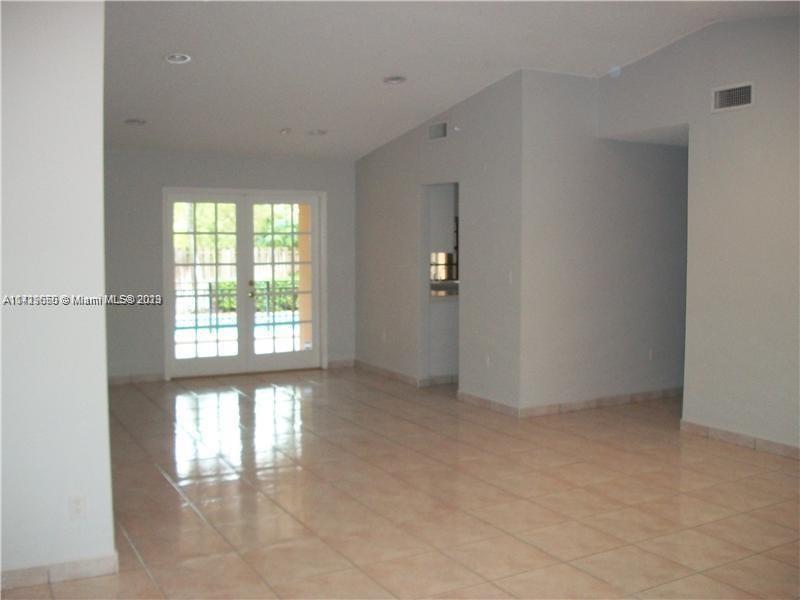 1ST ADDN TO ROYAL OAKS - Residential Lease