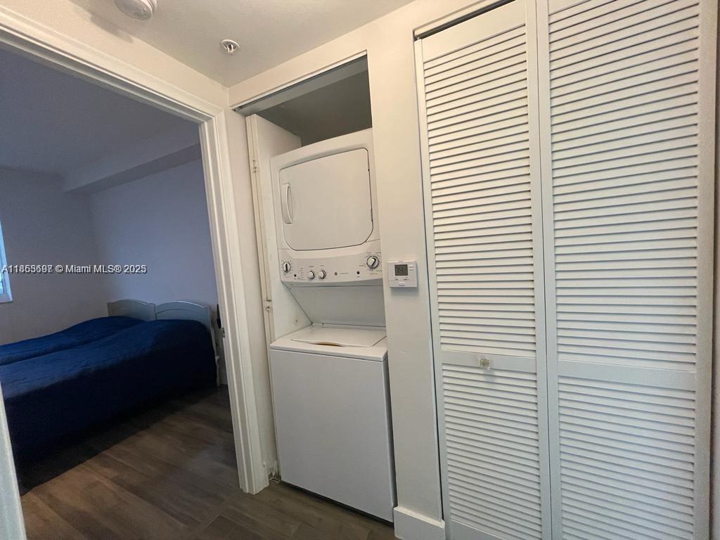 VENTURE AT AVENTURA EAST - Residential Lease