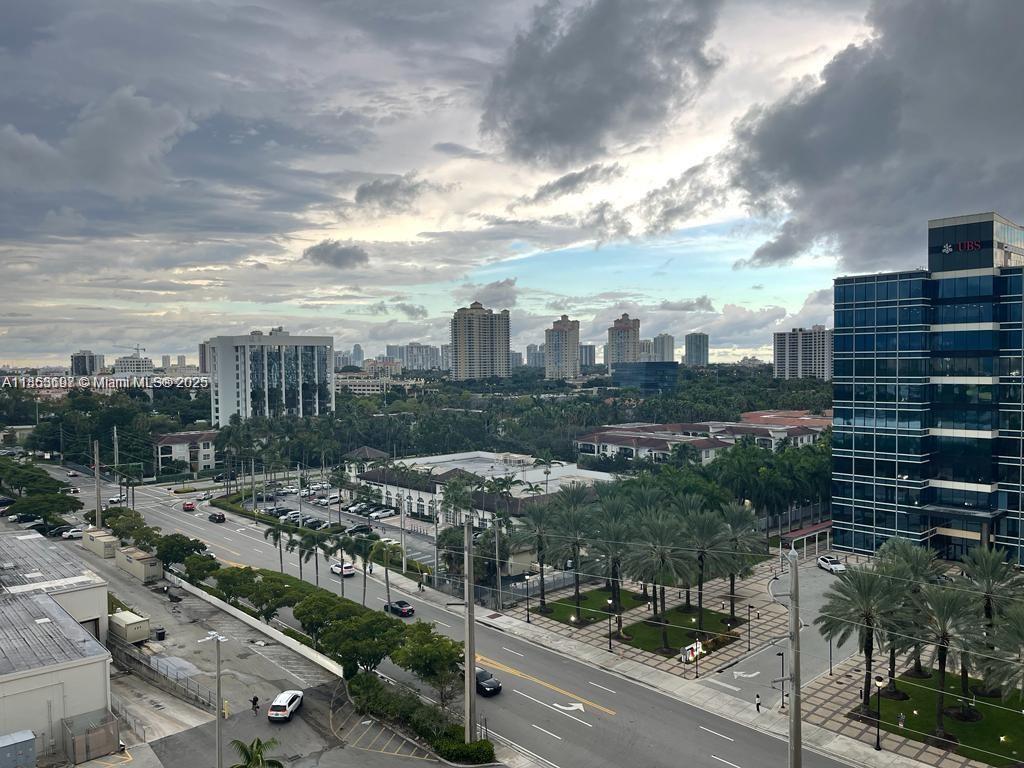 VENTURE AT AVENTURA EAST - Residential Lease