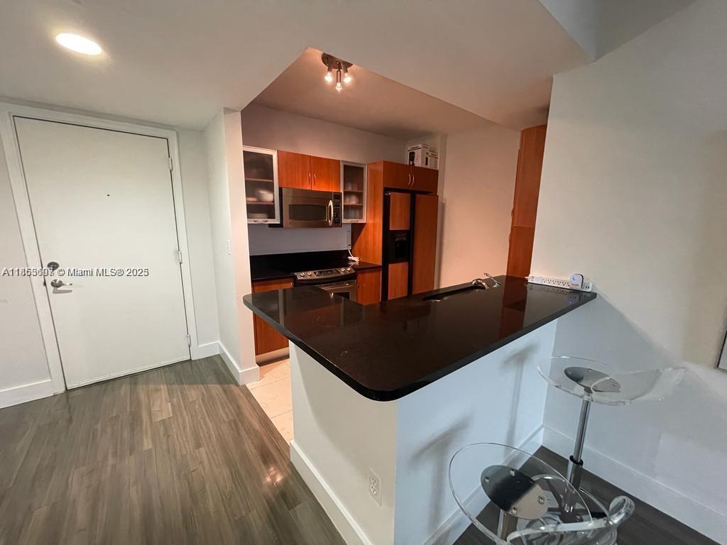VENTURE AT AVENTURA EAST - Residential Lease