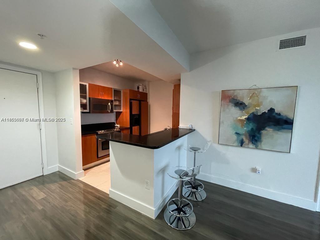 VENTURE AT AVENTURA EAST - Residential Lease