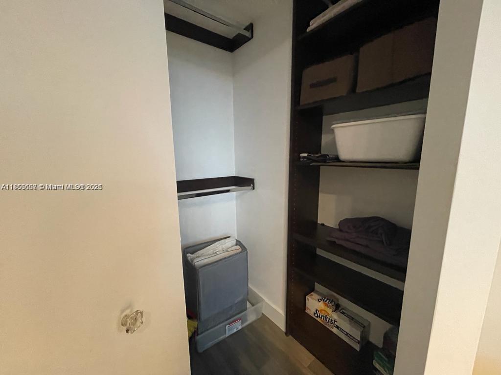VENTURE AT AVENTURA EAST - Residential Lease