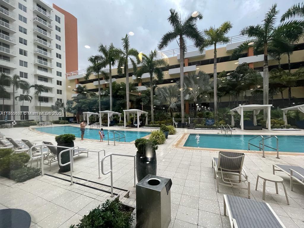 VENTURE AT AVENTURA EAST - Residential Lease