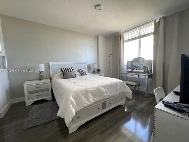 VENTURE AT AVENTURA EAST - Residential Lease