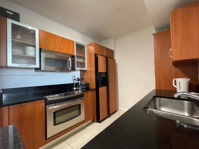 VENTURE AT AVENTURA EAST - Residential Lease