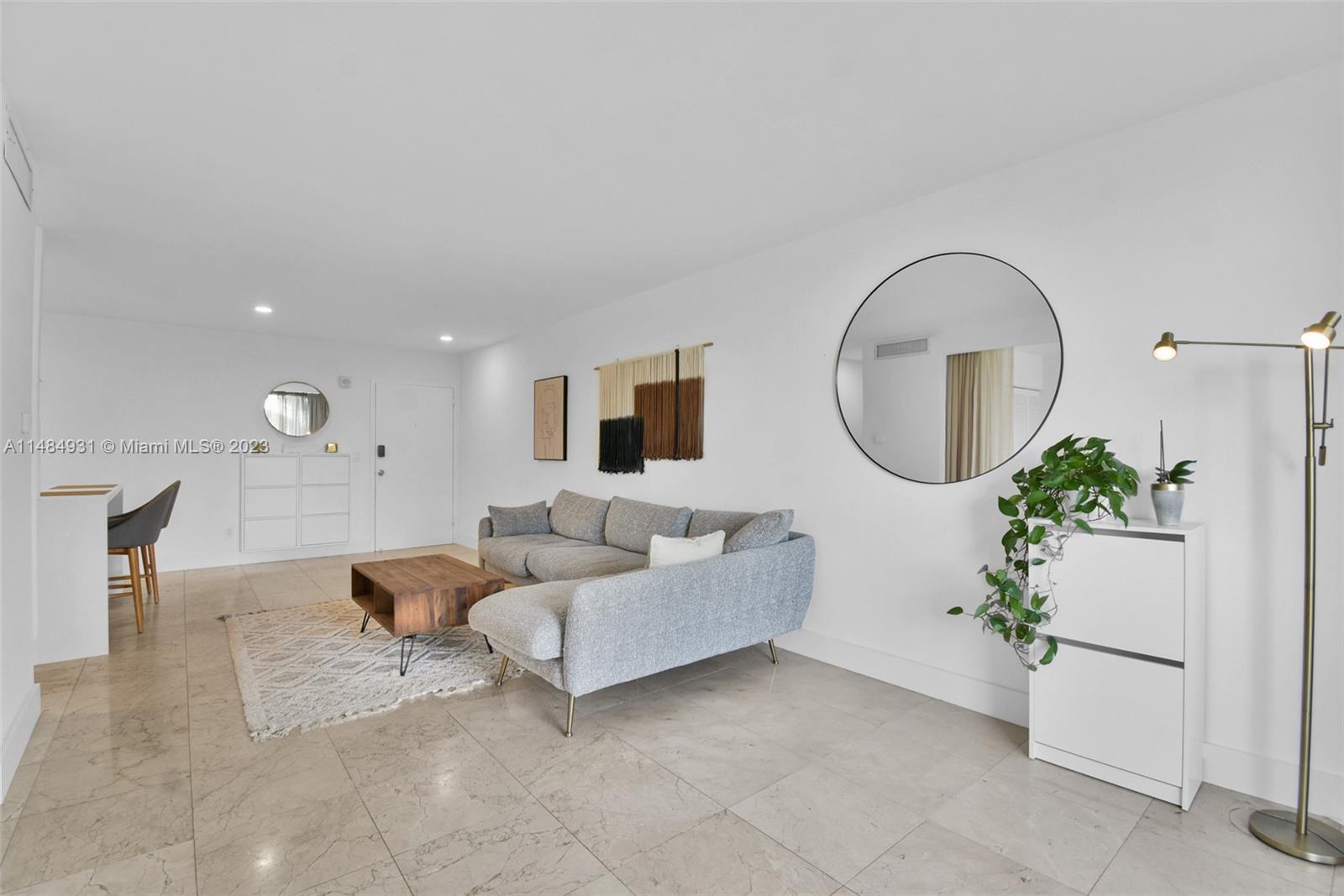 KEYSTONE TOWERS CONDO - Residential Lease