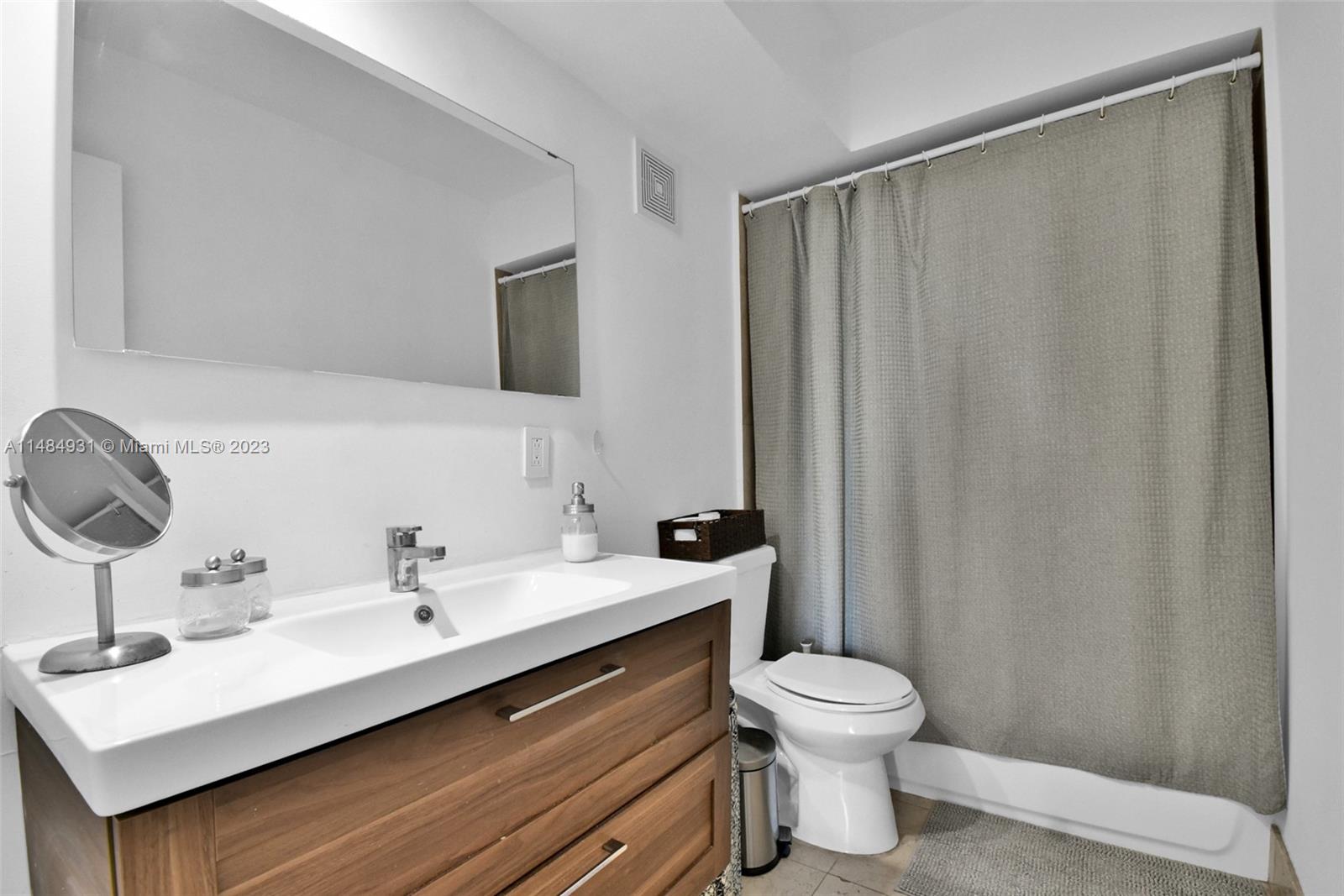 KEYSTONE TOWERS CONDO - Residential Lease