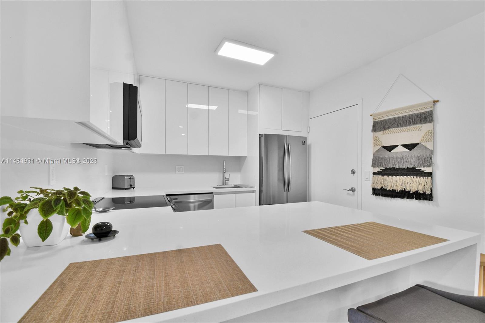 KEYSTONE TOWERS CONDO - Residential Lease