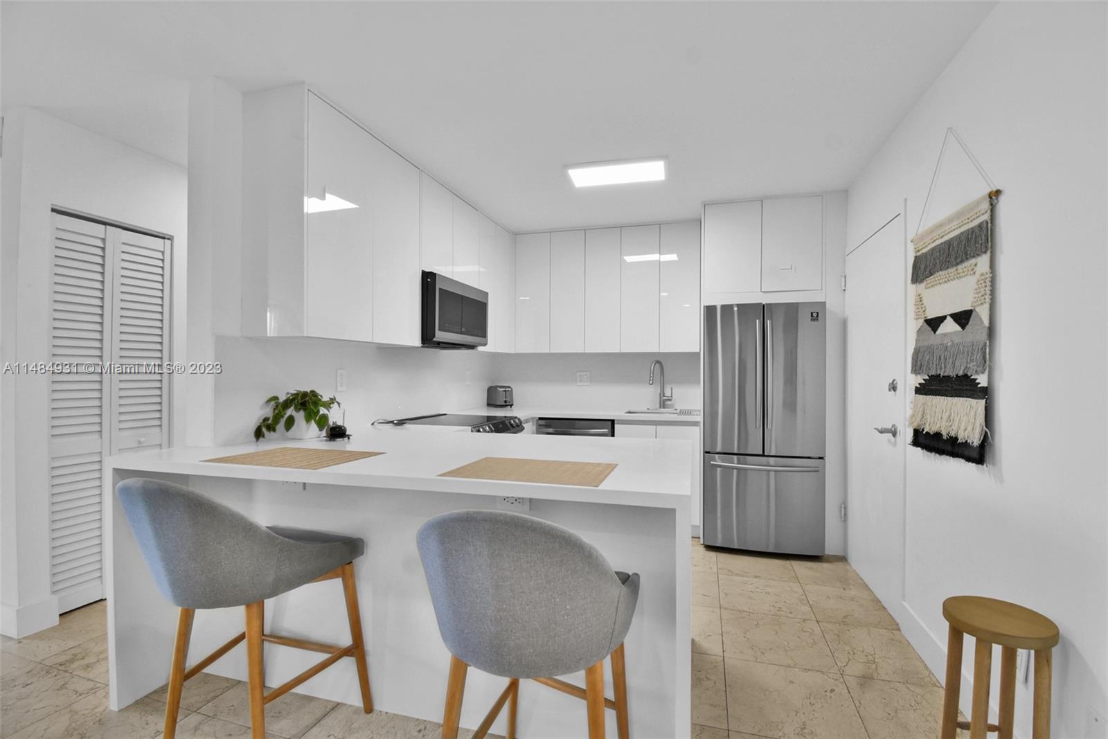 KEYSTONE TOWERS CONDO - Residential Lease