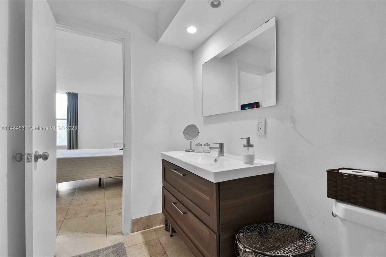 KEYSTONE TOWERS CONDO - Residential Lease