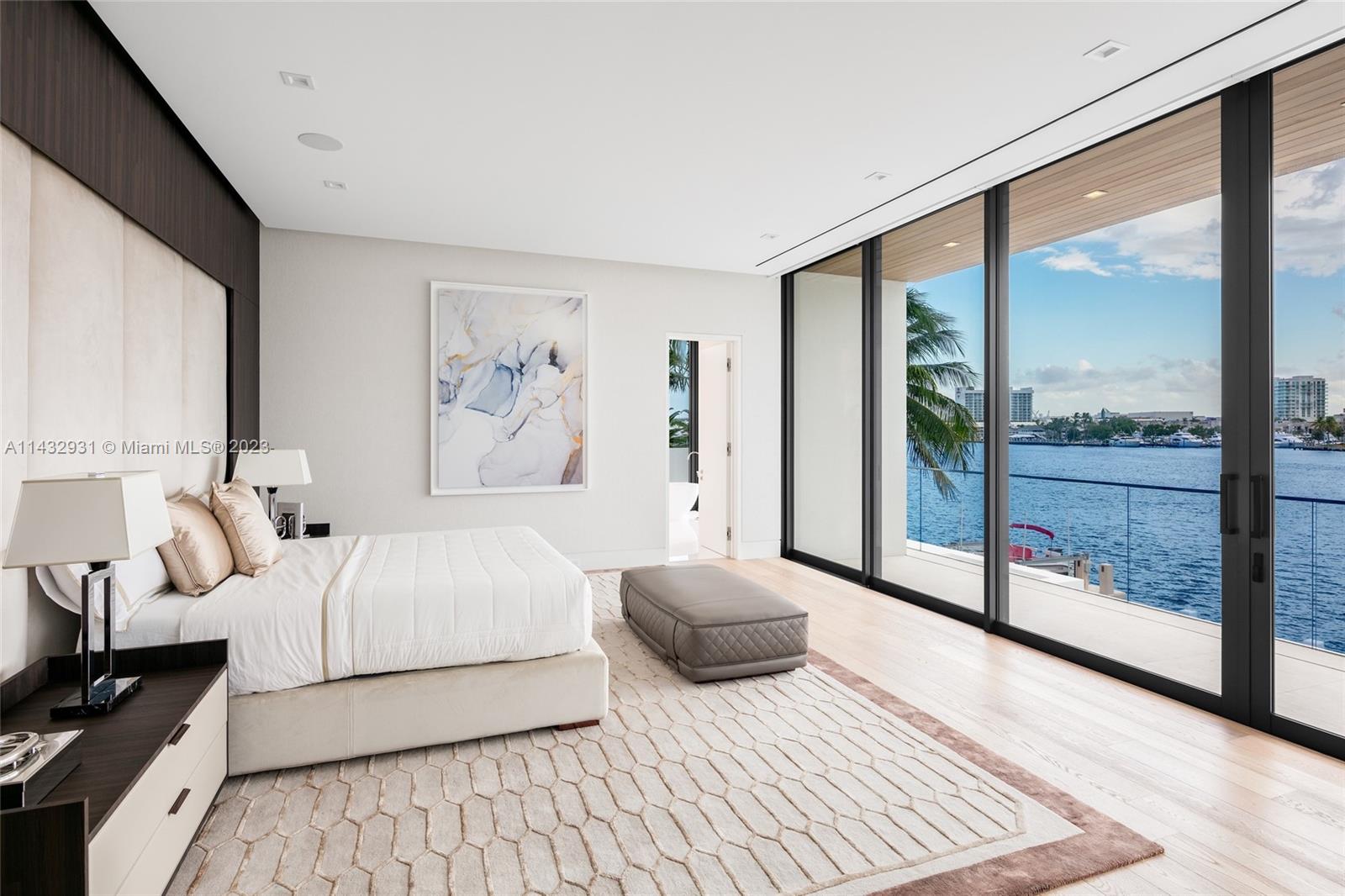 LAGUNA ISLE - Residential