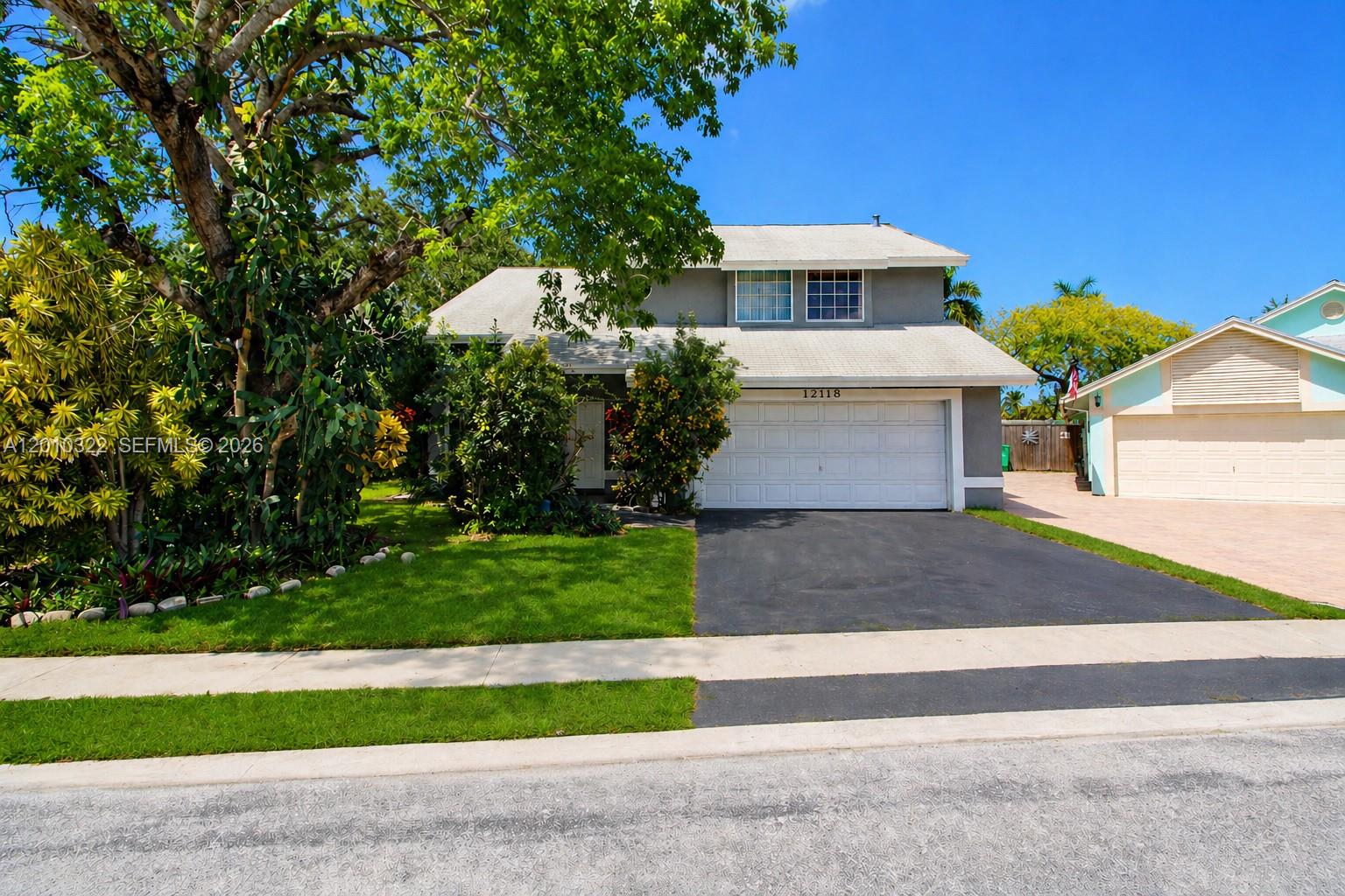 SAWGRASS ESTATES - Residential