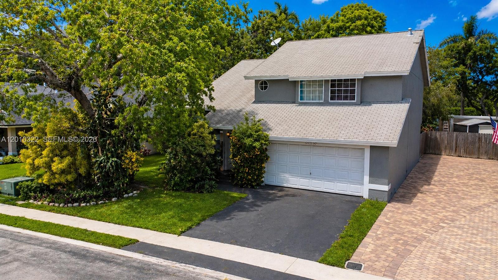 SAWGRASS ESTATES - Residential