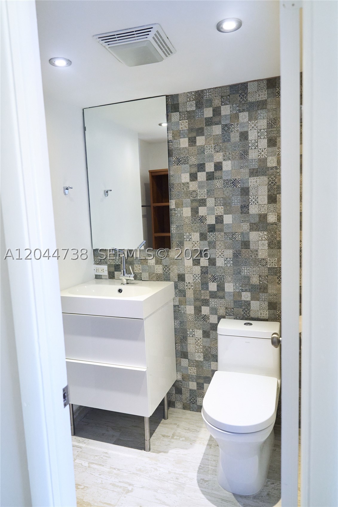EAST SHORE CONDO - Residential Lease