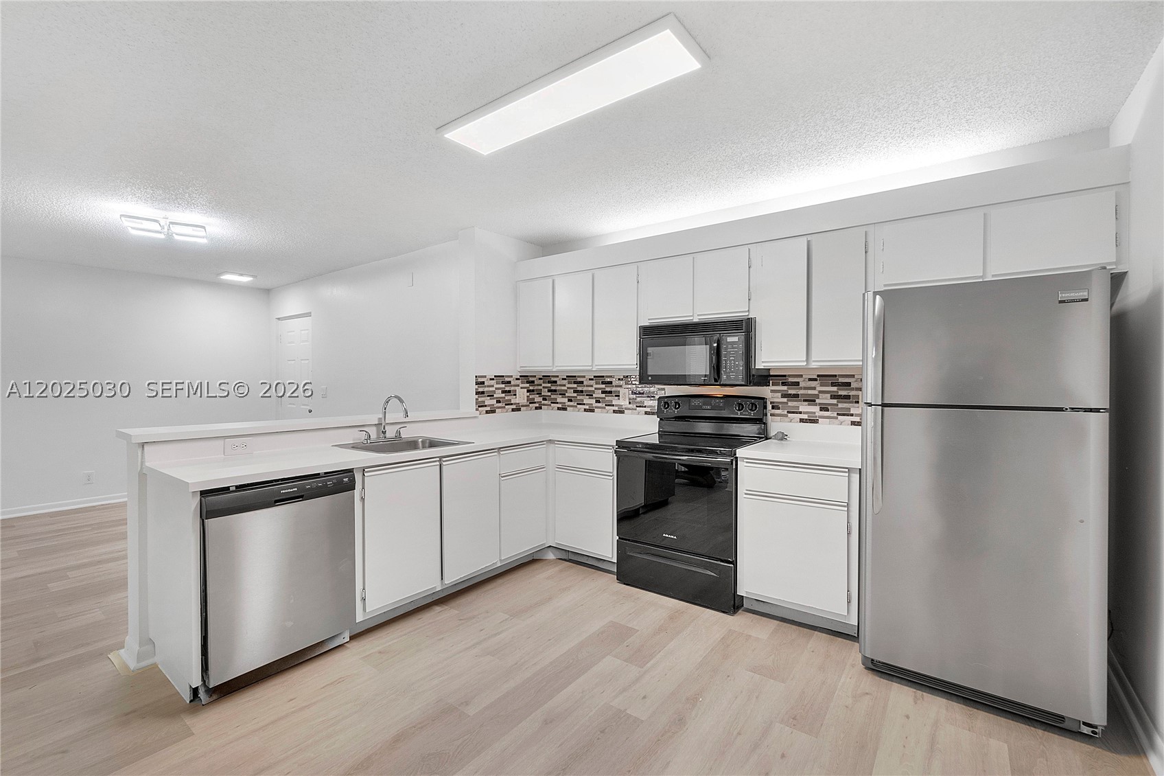 Beautiful 1-bedroom, 1-bath condo located in the desirable Grand Oasis community in Coral Springs. This well-maintained unit offers a functional layout with abundant natural light, spacious living areas, and great investment or primary residence potential. Conveniently located near shopping, dining, parks, major highways, and top-rated schools. Community amenities available for residents to enjoy. Excellent opportunity in a highly sought-after area.