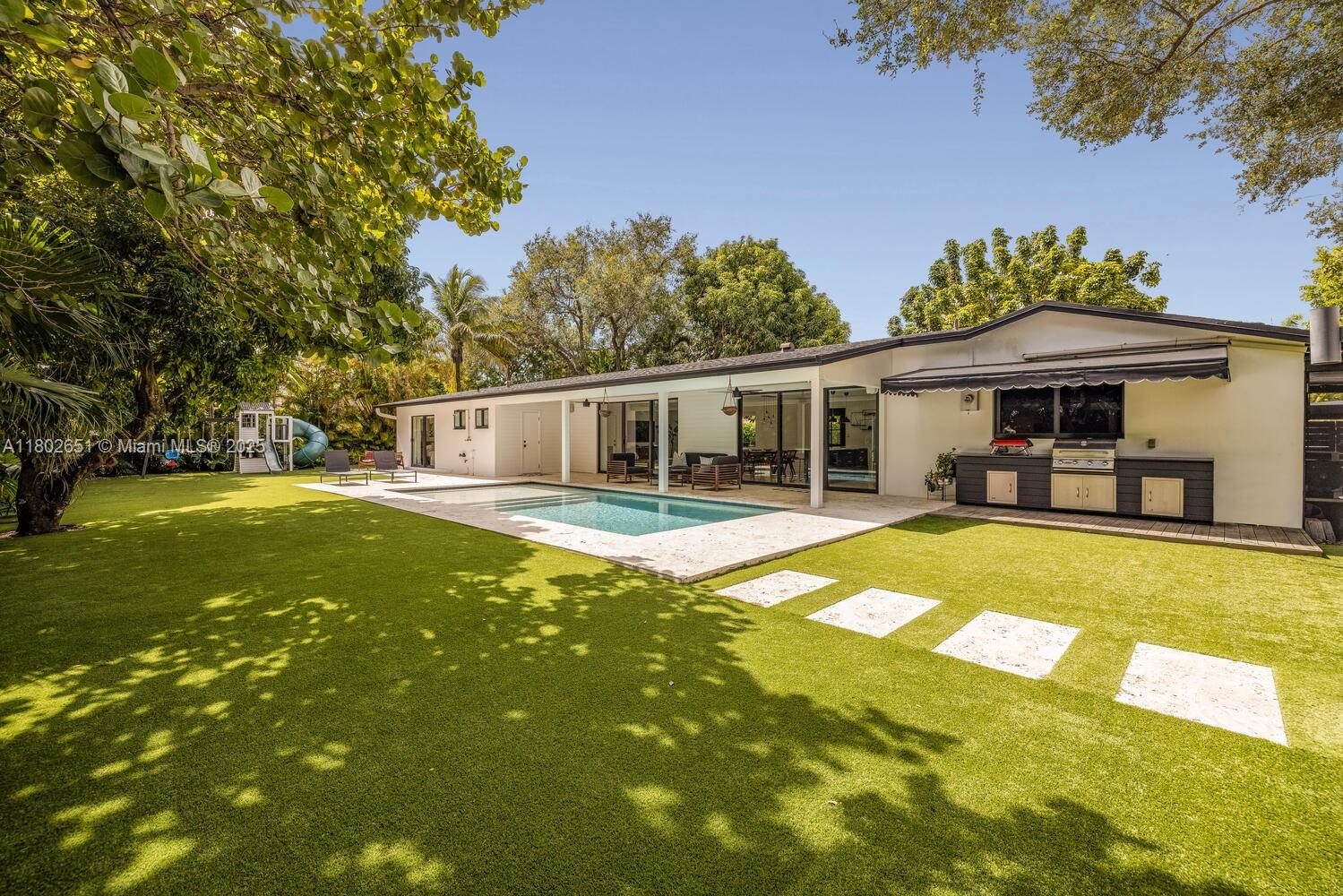 NEW WOODS - Residential
