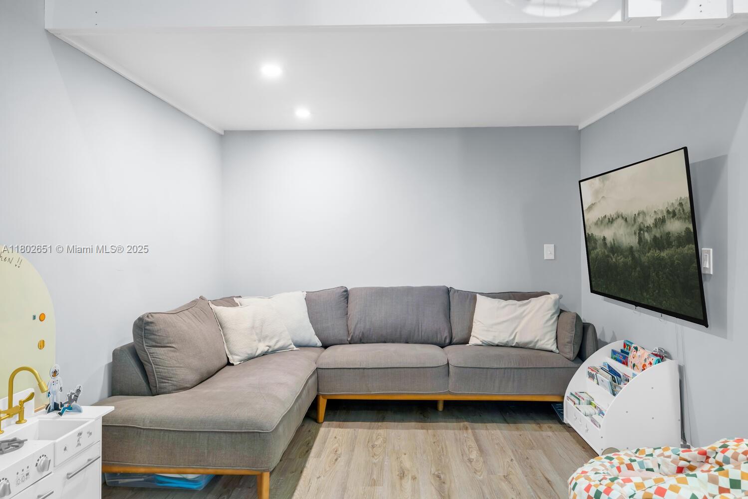 NEW WOODS - Residential