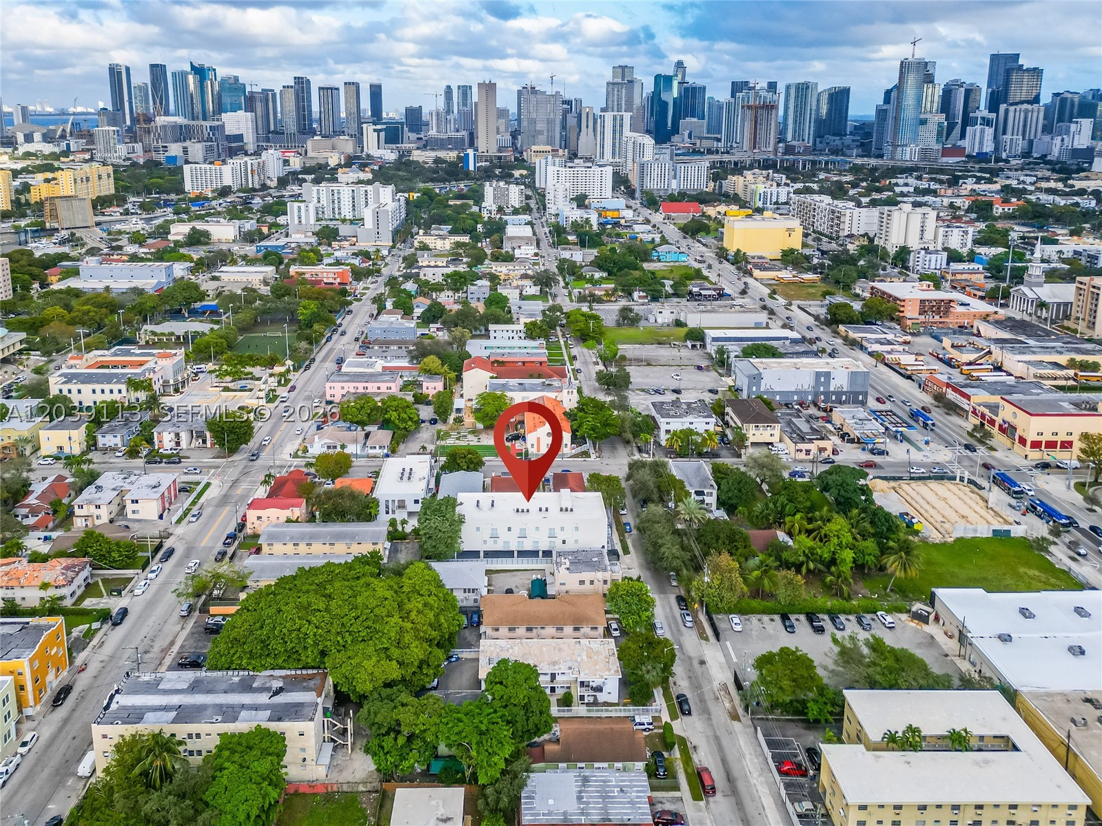 LAWRENCE ESTATE LAND CO - Residential Lease