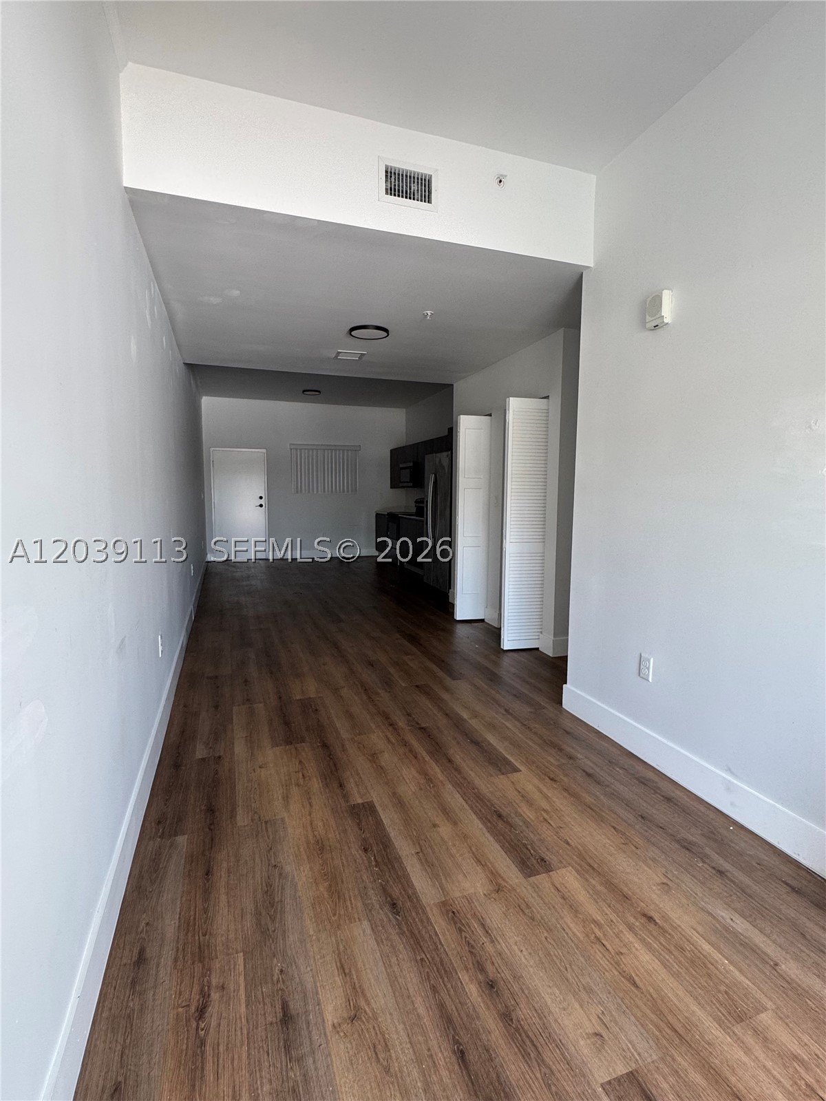 LAWRENCE ESTATE LAND CO - Residential Lease