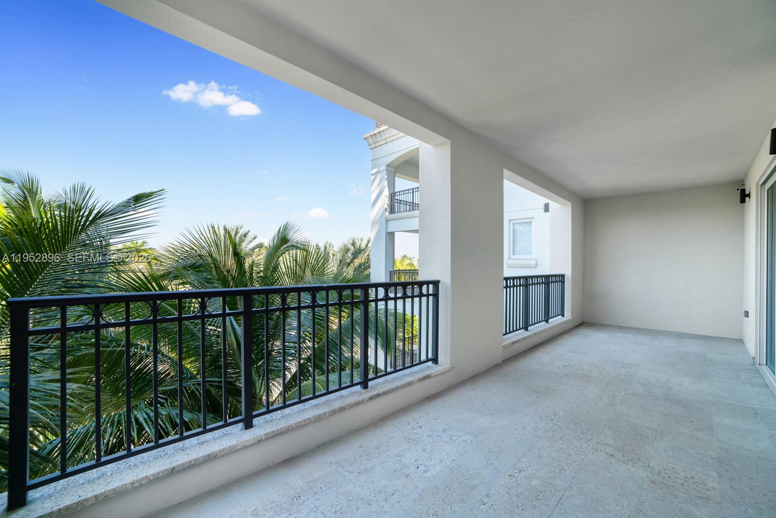 RESIDENCES AT VIZCAYA CON - Residential