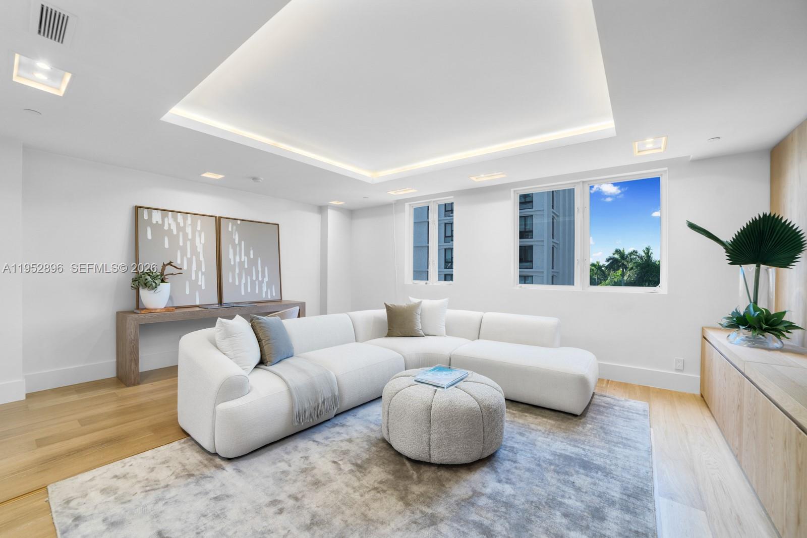 RESIDENCES AT VIZCAYA CON - Residential
