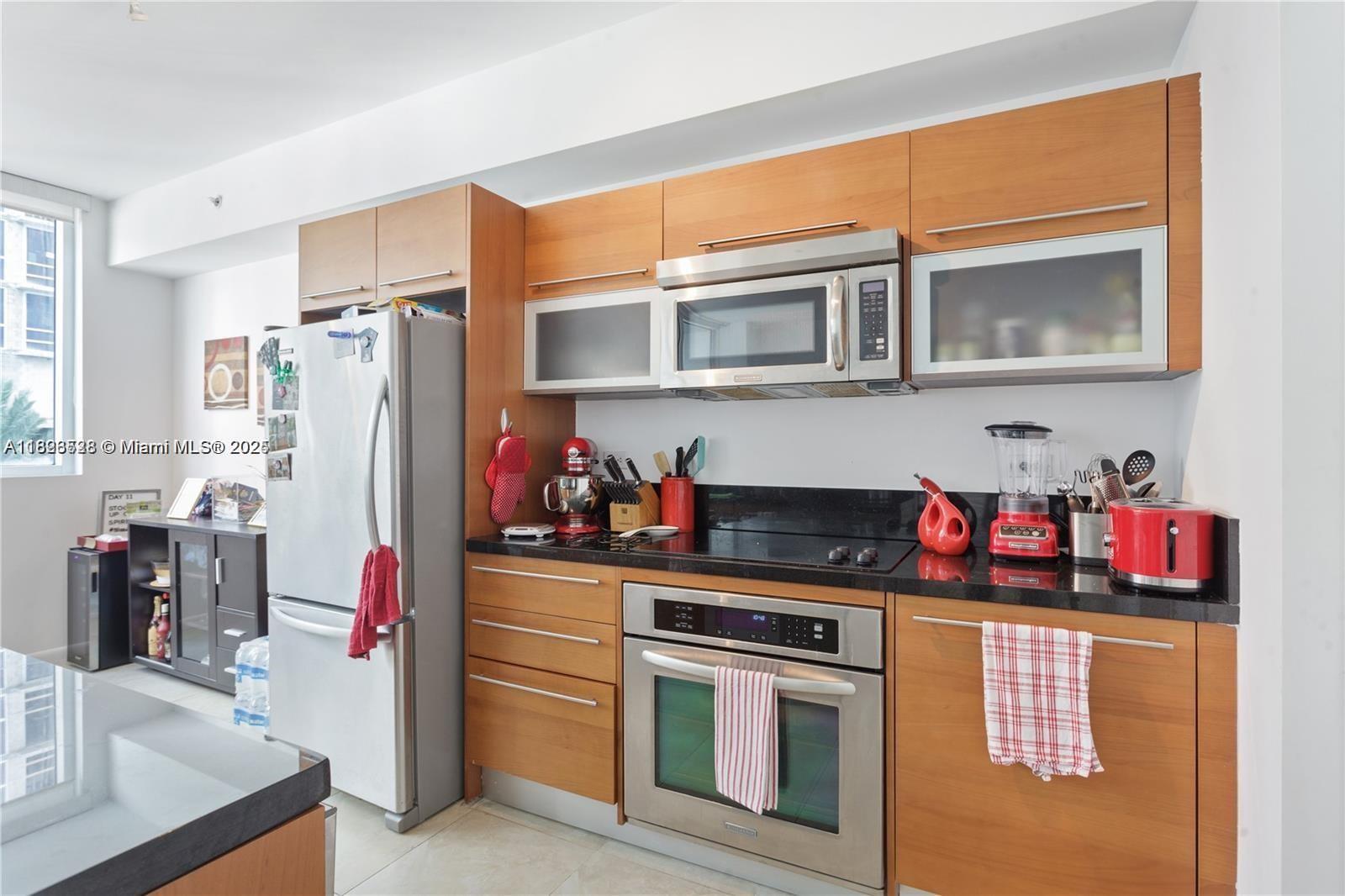 VIZCAYNE SOUTH CONDO - Residential
