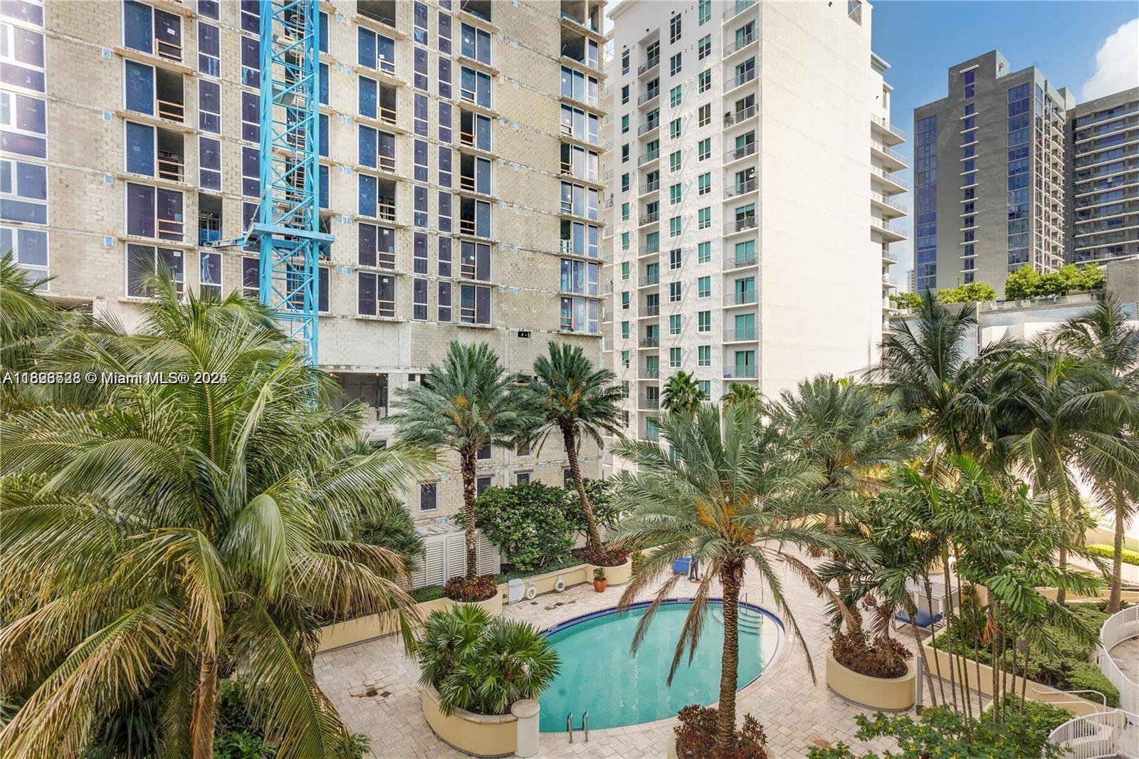 VIZCAYNE SOUTH CONDO - Residential