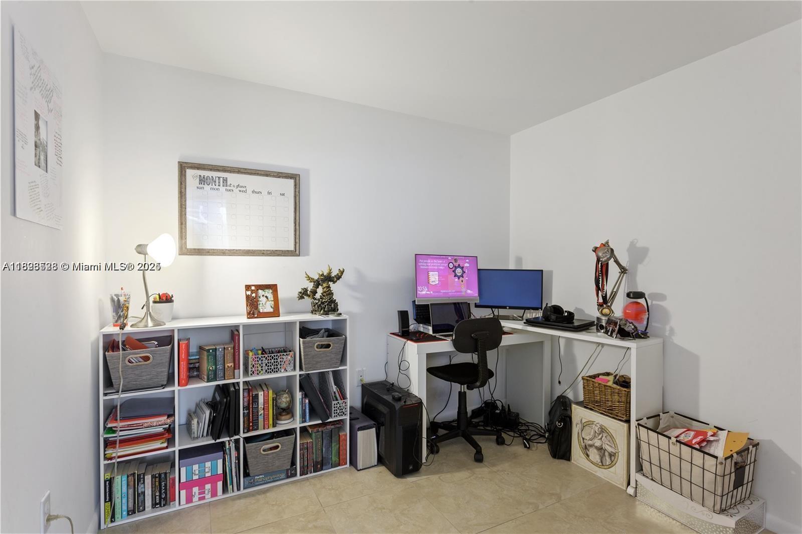 VIZCAYNE SOUTH CONDO - Residential