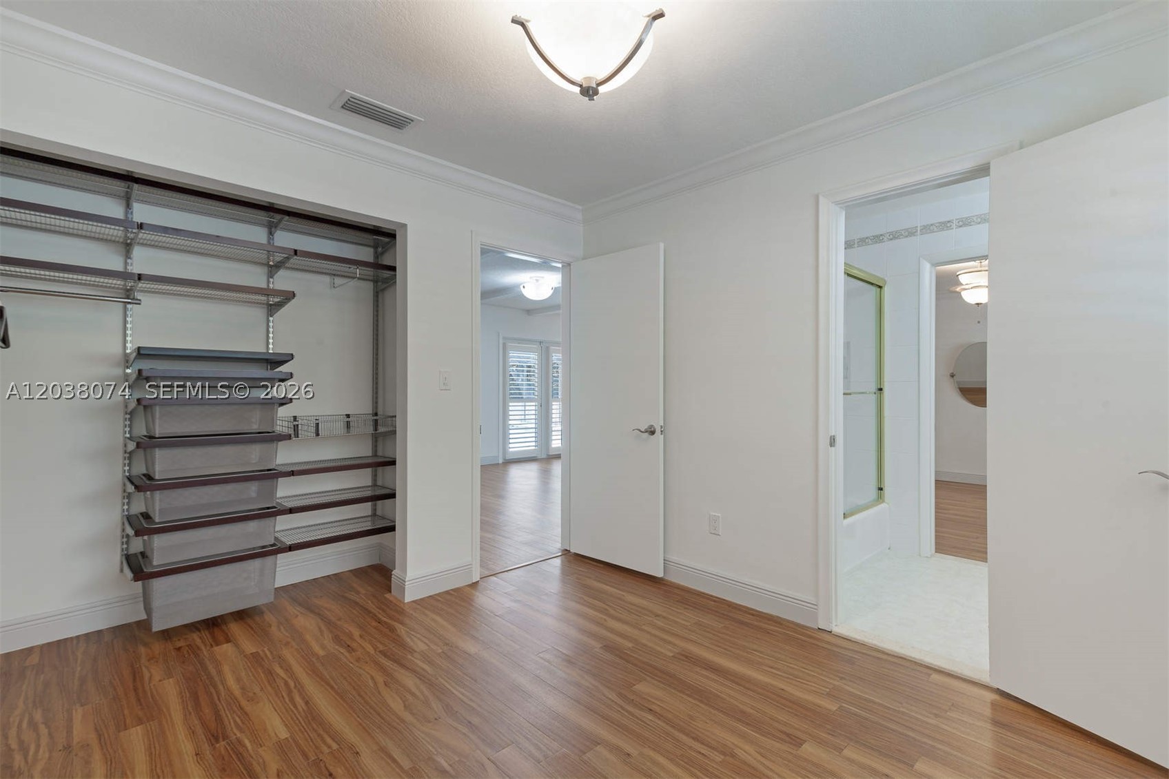 SUNILAND ESTATES - Residential Lease