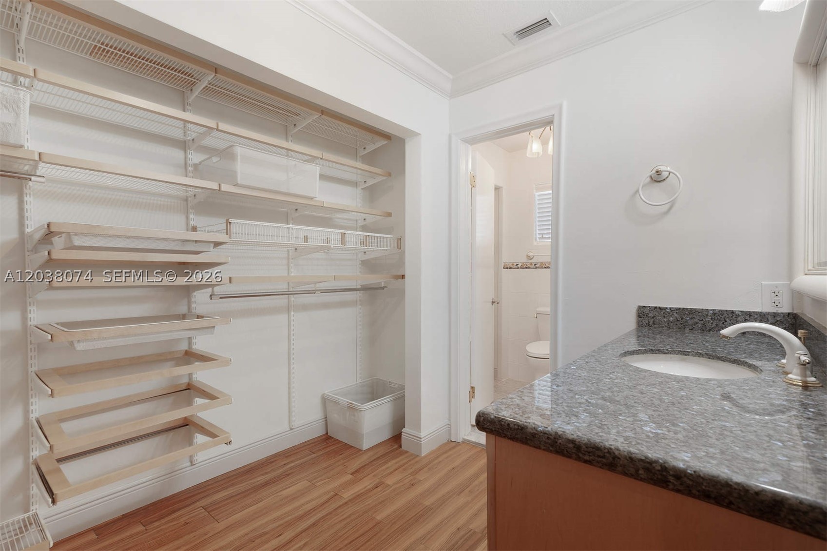 SUNILAND ESTATES - Residential Lease
