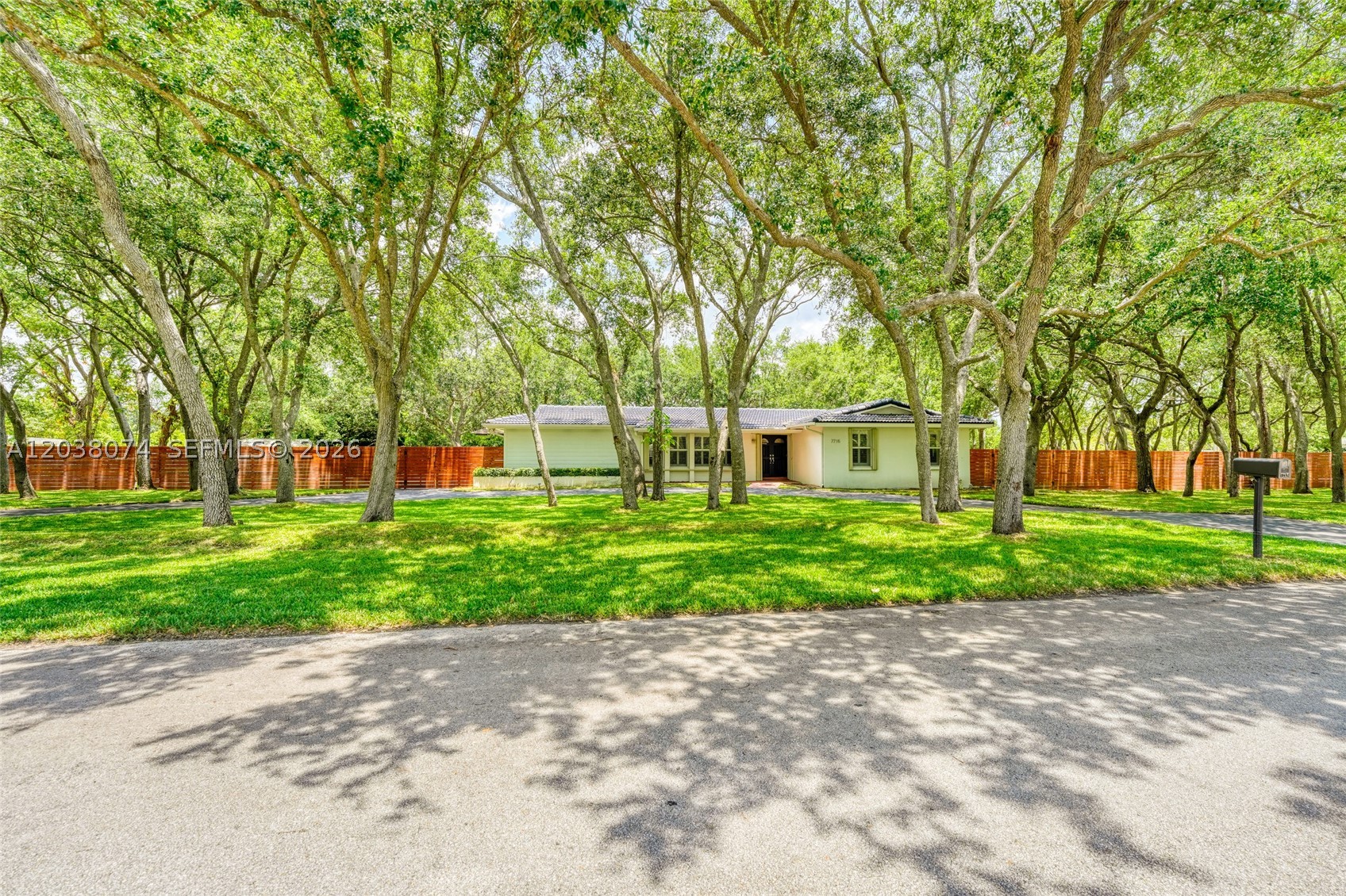 SUNILAND ESTATES - Residential Lease