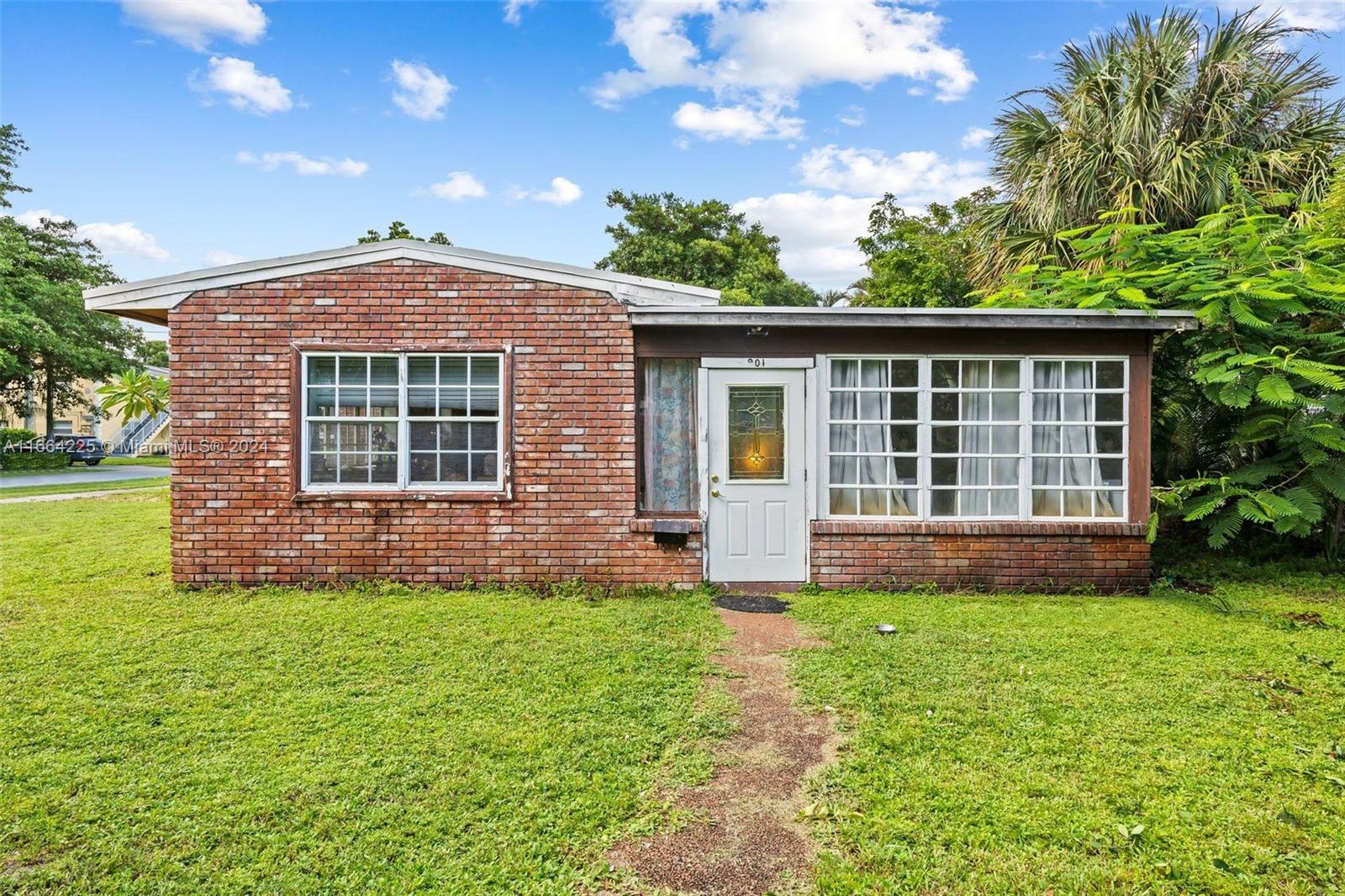 LAUDERDALE PARK 6-33 1/2 - Residential