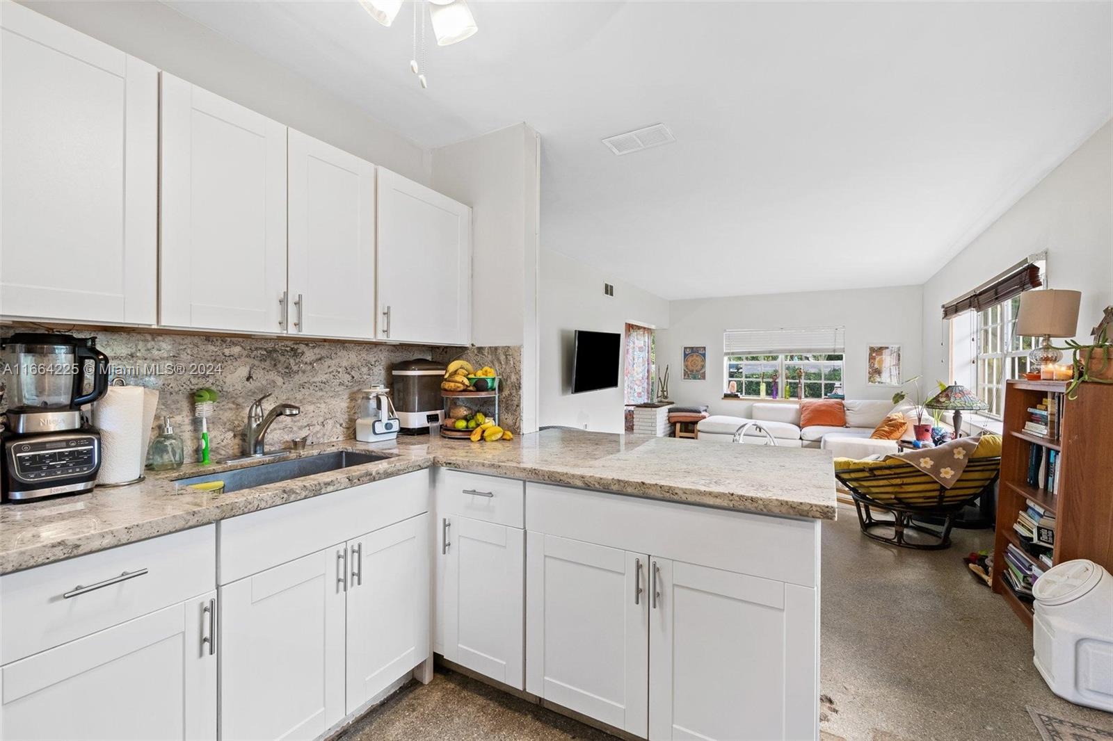 LAUDERDALE PARK 6-33 1/2 - Residential