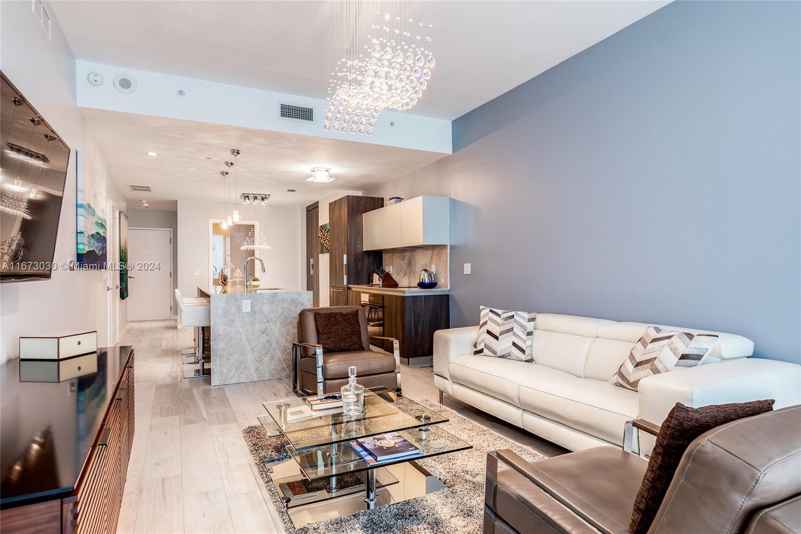 GRAN PARAISO - Residential Lease
