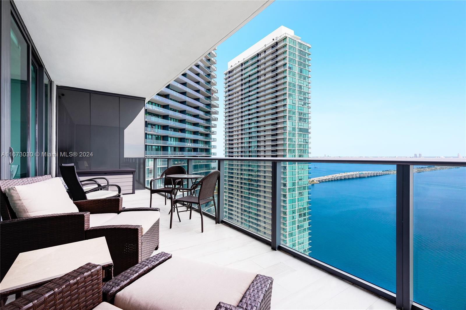 GRAN PARAISO - Residential Lease