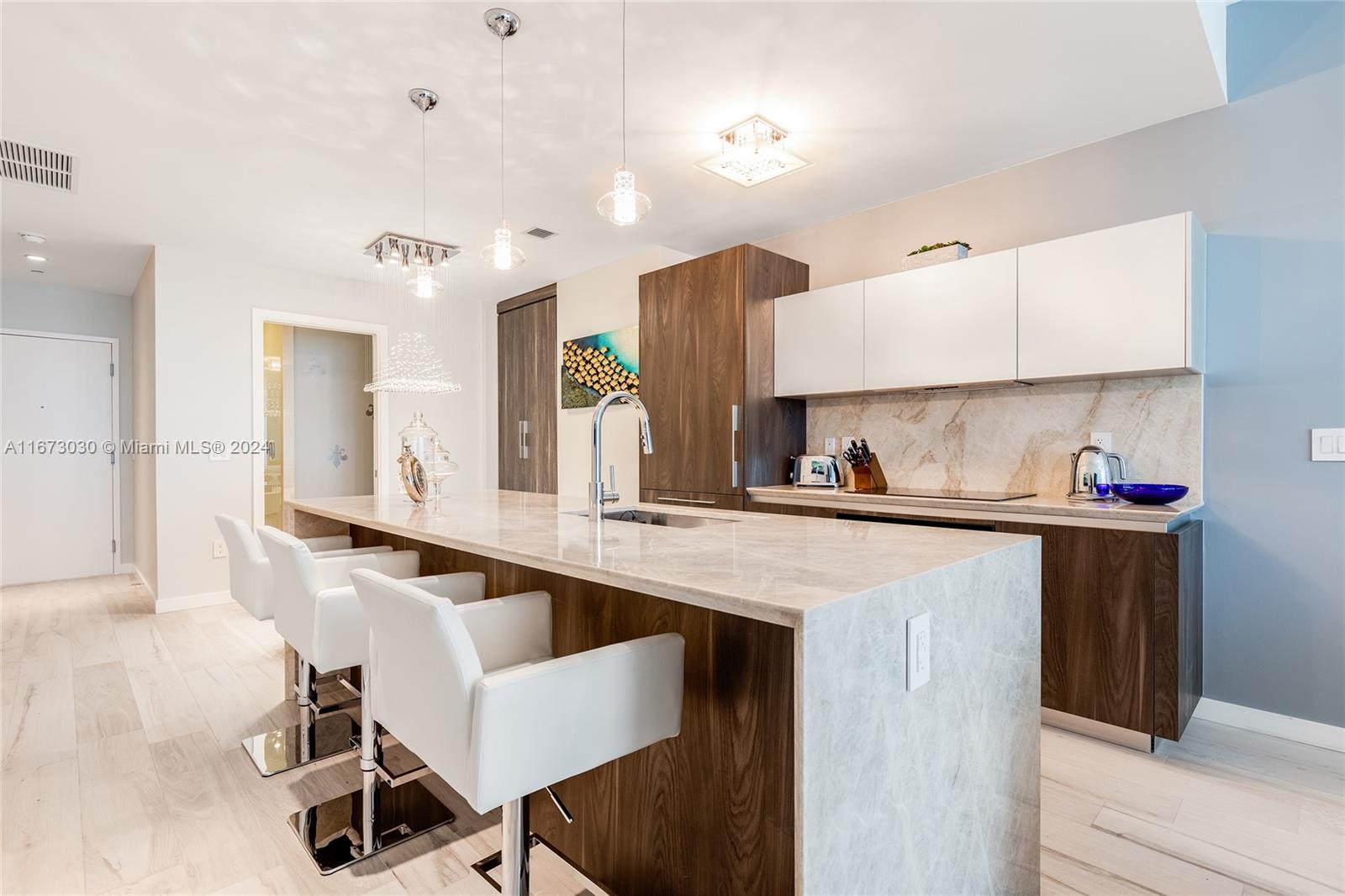 GRAN PARAISO - Residential Lease