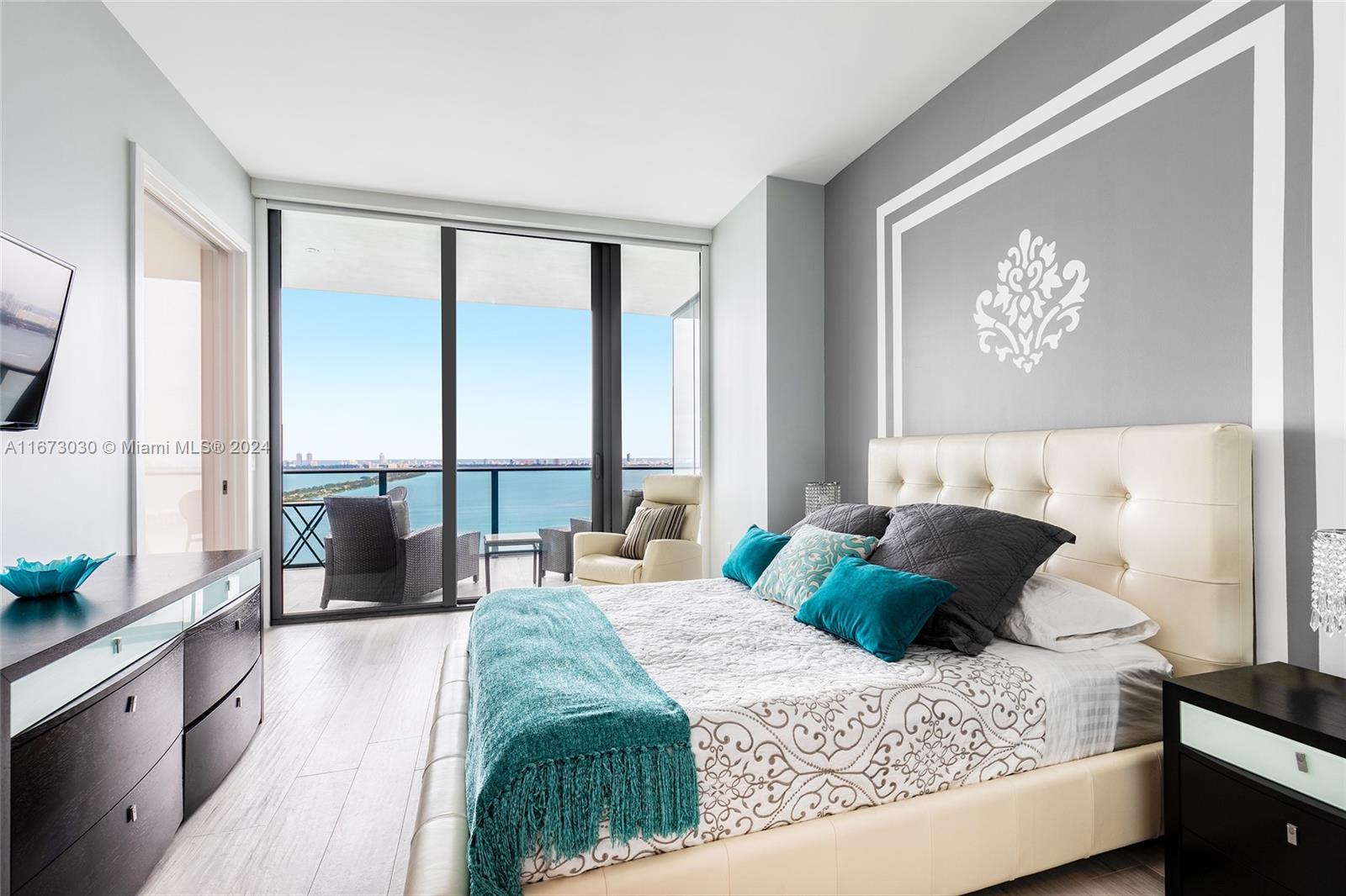 GRAN PARAISO - Residential Lease