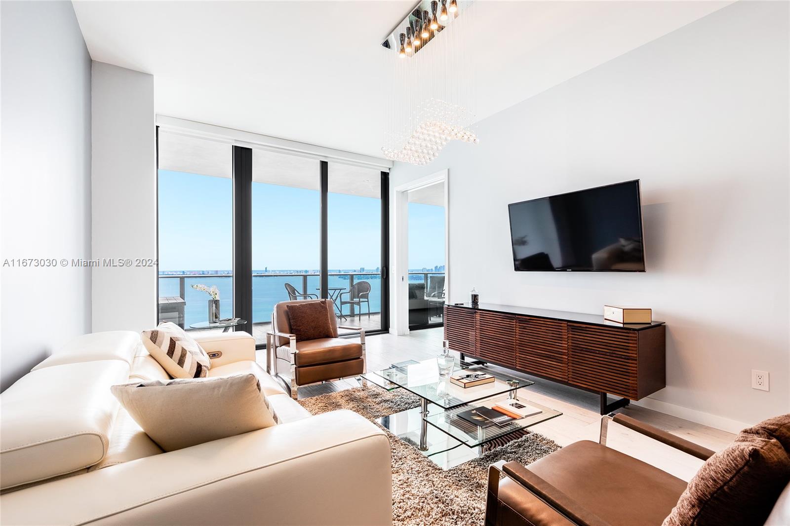 GRAN PARAISO - Residential Lease
