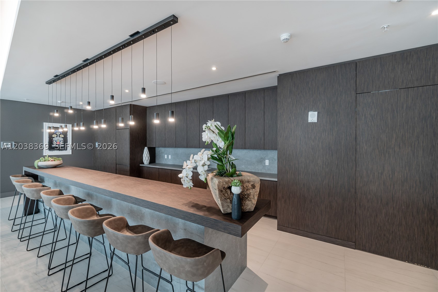 QUADRO CONDO - Residential