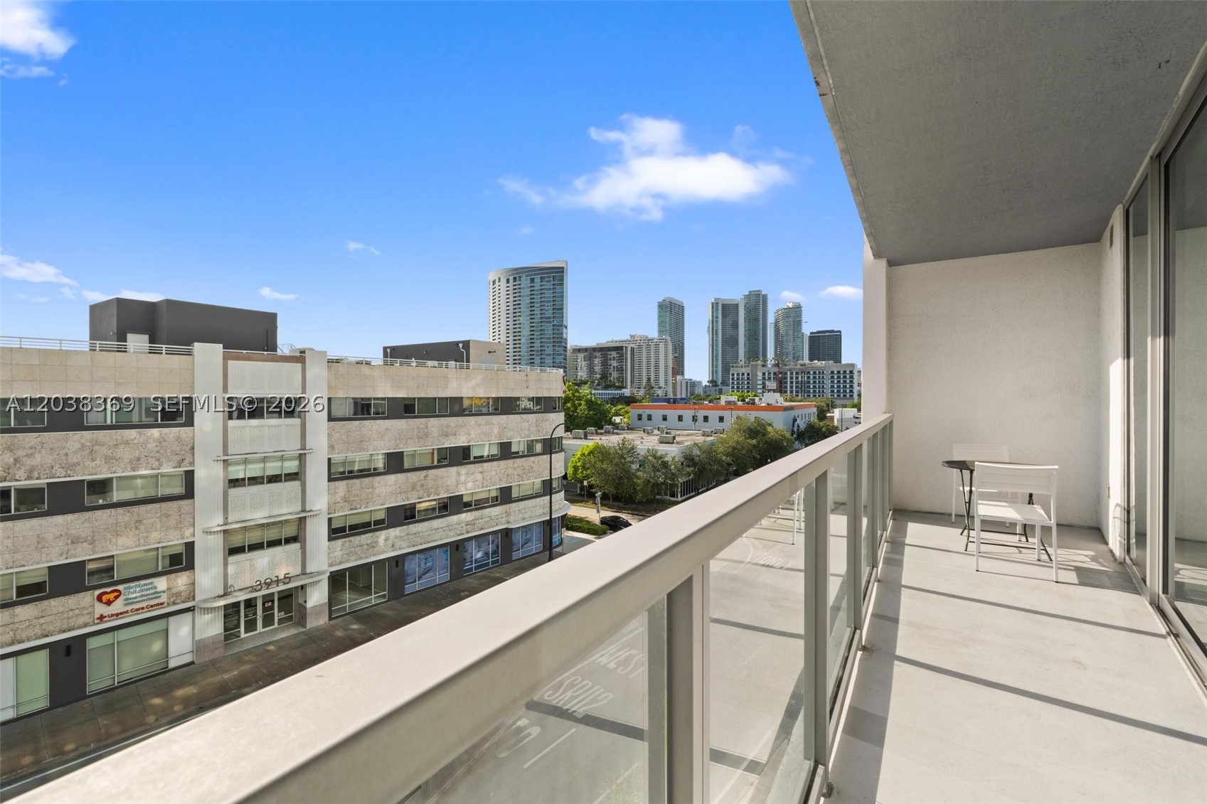 QUADRO CONDO - Residential