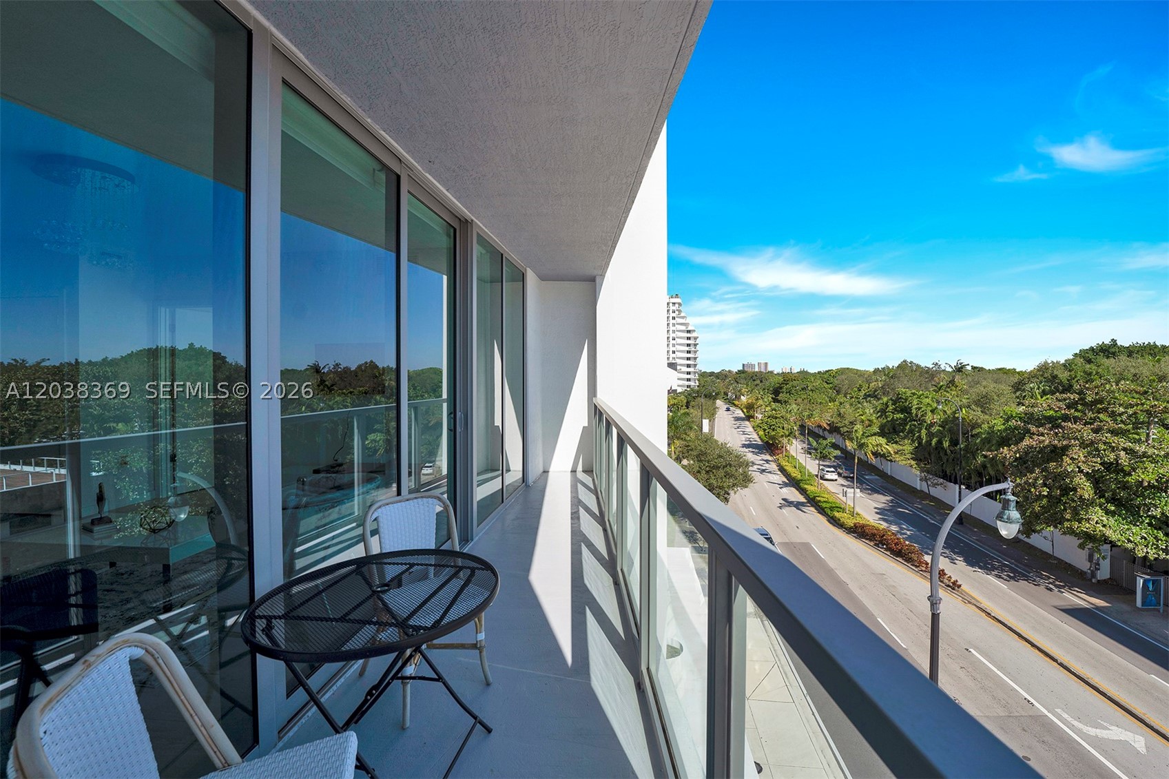 QUADRO CONDO - Residential